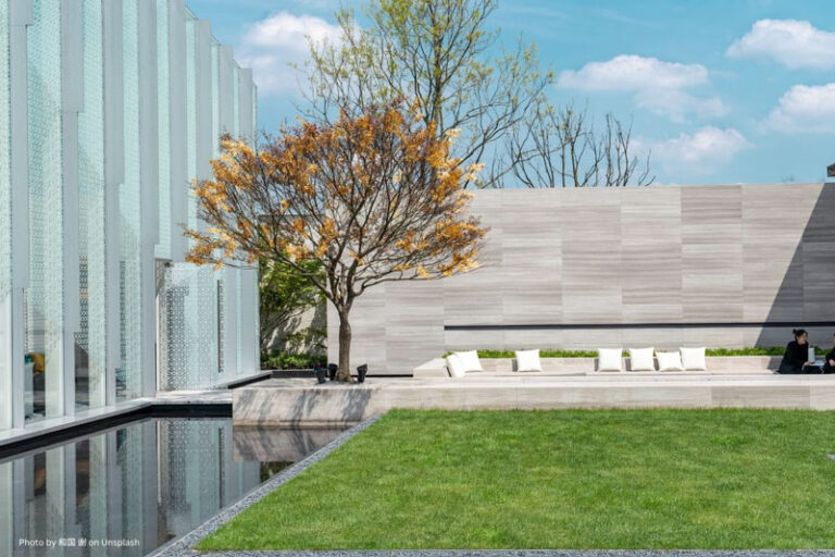 synthetic turf lifespan, artificial grass durability, long-lasting synthetic lawns, maintenance for fake grass, choosing synthetic lawns